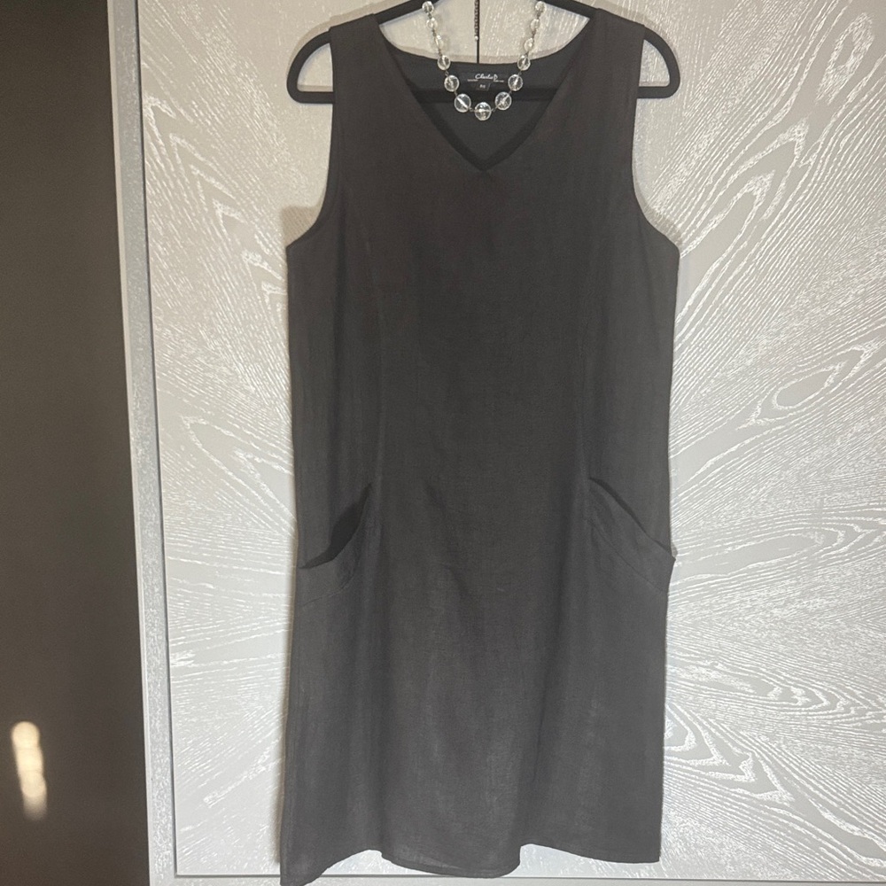 CHARLIE B Black Sleeveless Midi Dress